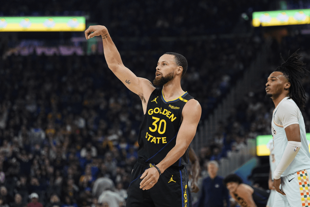 爱游戏手机版-库里重返赛场，爆冷首场状态出色，瑞士队观众沸腾！赛场气氛高涨(重返洛丹伦任务线)