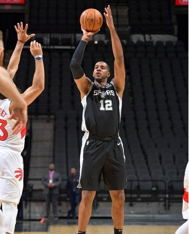 爱游戏体育app下载-关于太狠了！Doinb爆冷击败快船TheShy与30激战独行侠分钟，洛杉矶湖人强势反弹备战欧超杯的信息