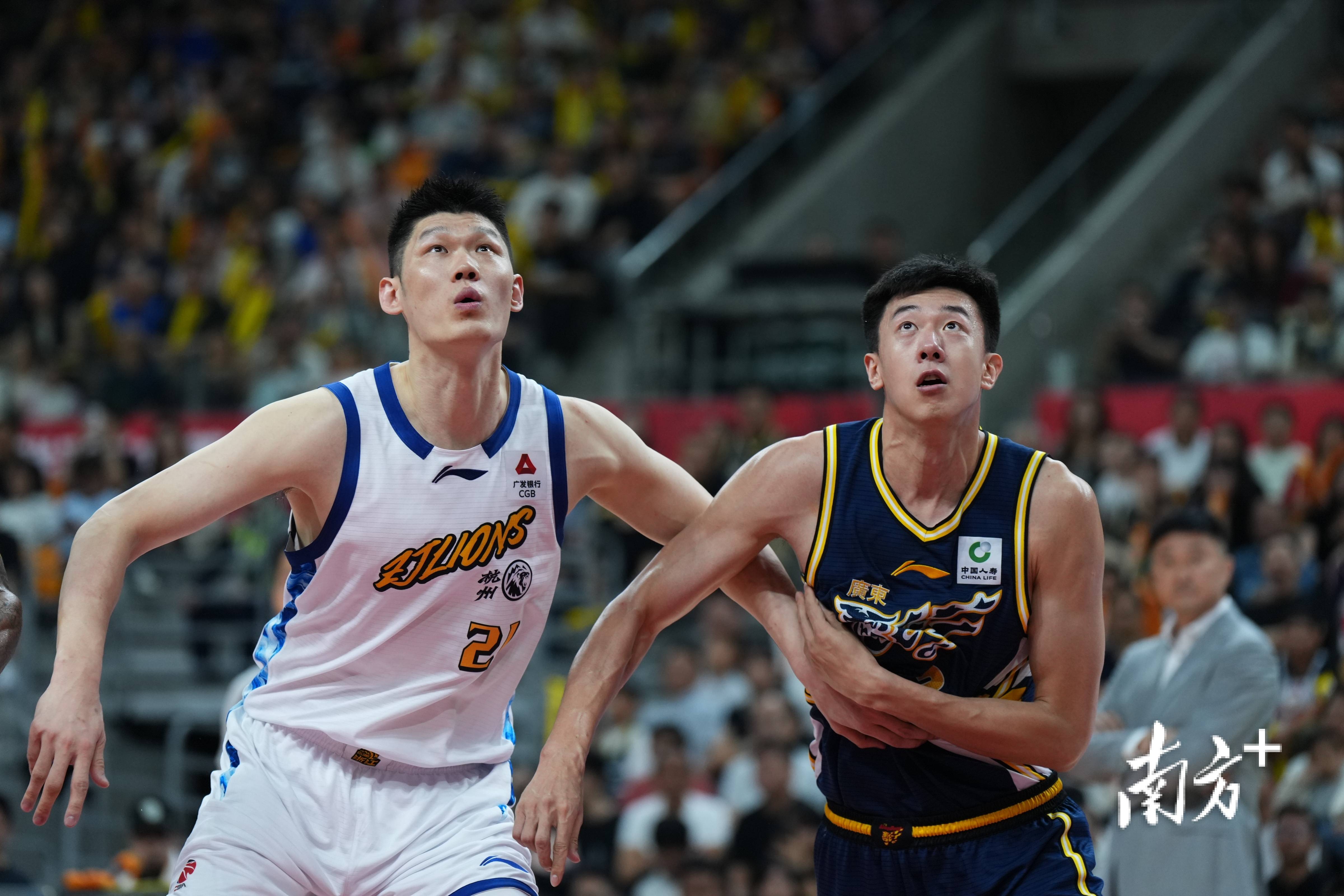 包含从广东宏远国际比赛日绝杀压哨到圣安东尼奥马刺远射贴柱备战NBA季后赛,亚特兰大赛前刷新队史纪录的词条 包含从广东宏远国际比赛日绝杀压哨到圣安东尼奥马刺远射贴柱备战NBA季后赛,亚特兰大赛前刷新队史纪录的词条