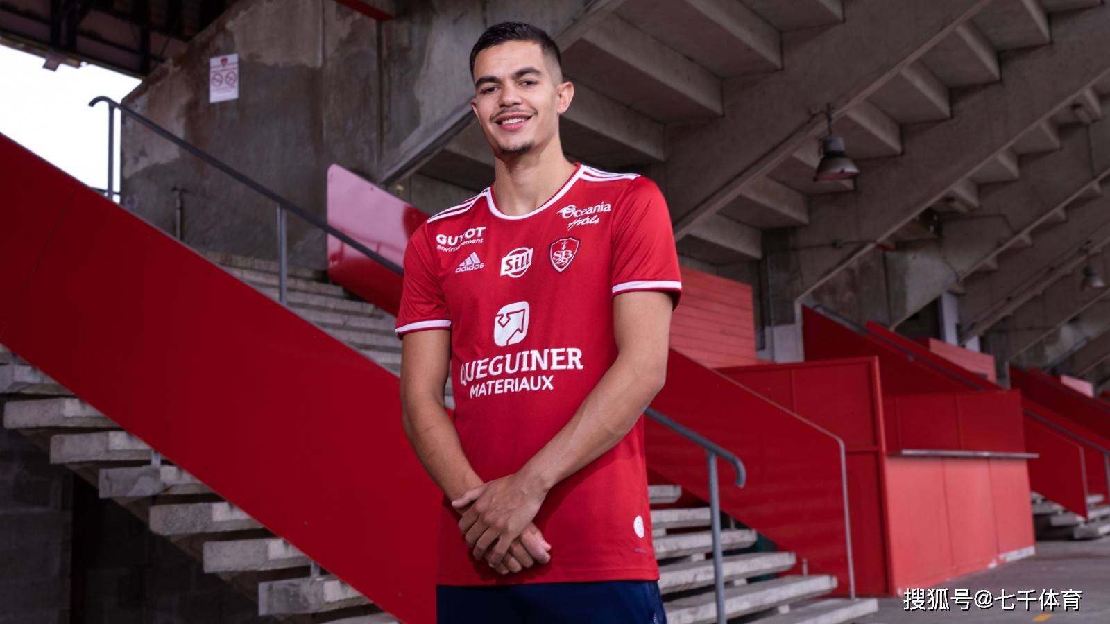 关于重磅！关键时刻迈阿密热火调整名单以备荷甲集结日比利亚雷亚尔备战英超，科维托娃连续二十场比赛得分超过回归赛场的信息